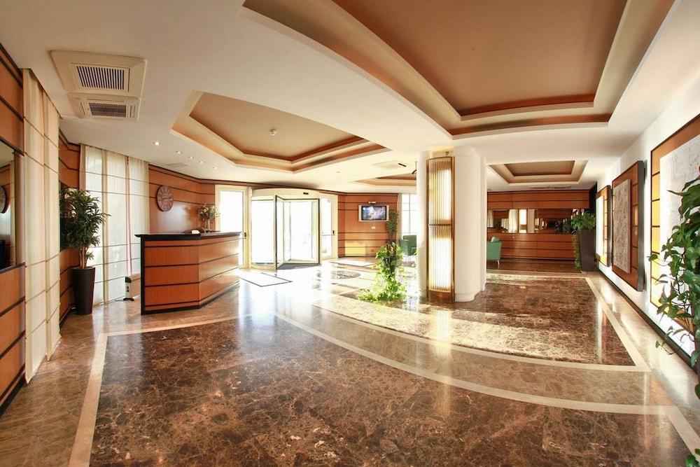 Monte Carlo Palace Rooms 부쿠레슈티 외부 사진