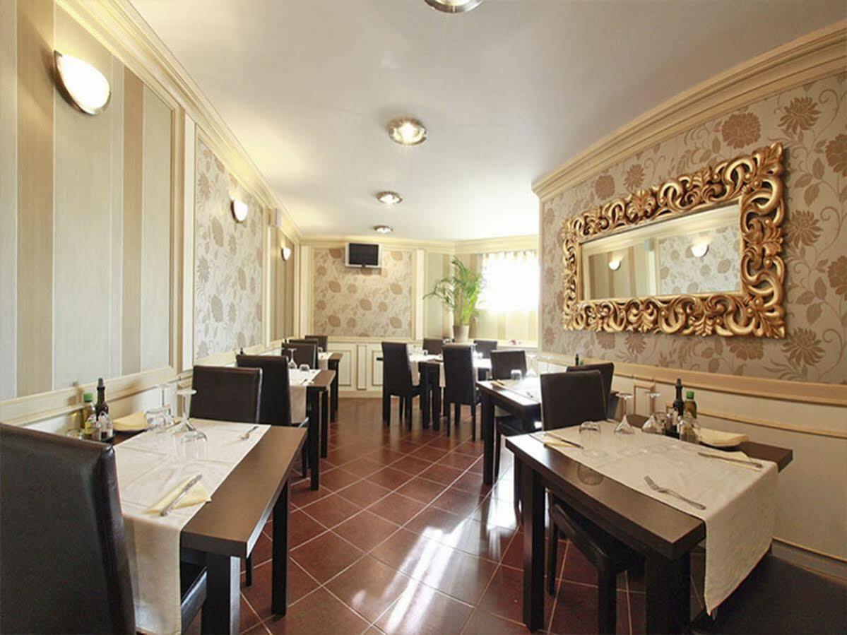 Monte Carlo Palace Rooms 부쿠레슈티 외부 사진